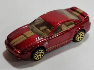 lot 3124 image: 1999 Matchbox Diecast Red Mustang