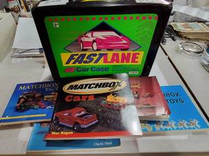 lot 3134 image: Toys R Us 48 Diecast Car Carry Case  Includes 5 Matchbox Toys Published Collection Catalogues