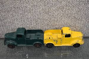 lot 1042 image: Vintage Lot of 2 Diecast Utility Trucks  Tootsie Toy  4.5 x 2 x 1.75