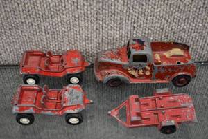 lot 1043 image: Vintage Lot of 4 Diecast Jeeps, Trailer, and Utility Truck  Tootsie Toy
