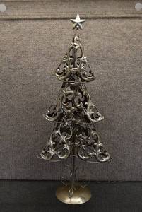 lot 2000 image: Pressed Metal Christmas Tree  20.5