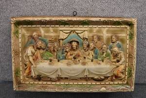 lot 2009 image: Plaster of Paris Last Supper Wall Hanging  15 x 9
