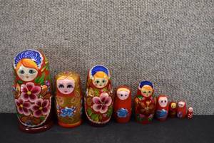 lot 2019 image: Lot of 2 Nesting Dolls  6.5 x 3.5 and 4.5 x 2.25