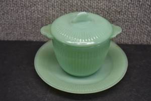 lot 2051 image: Vintage Jadeite Covered Sugar Bowl and Saucer  Fire King  3.75 x 3.75 and 5,75