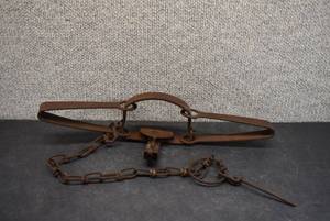 lot 2054 image: Vintage Leg Hold Trap  Victor