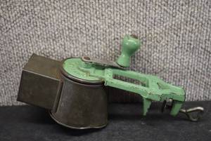 lot 2070 image: Vintage Spice Grinder   Lorraine Metal MFG. Co.  7.5 x 3