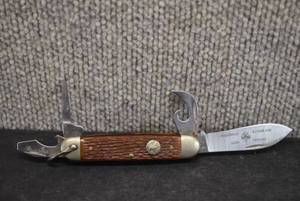 lot 2078 image: Vintage Boy Scout of America Official Pocket Knife  Camillus  3.75 Closed
