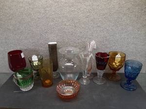 lot 5023 image: Lot of 12 Glass Destash Lot  Drinking Glasses, Vases, Bucket, and Bowl