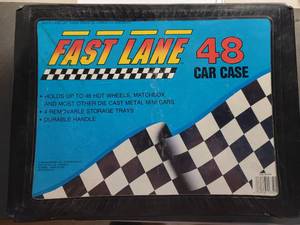 lot 3132 image: Toys R Us 48 Diecast Car Carry Case