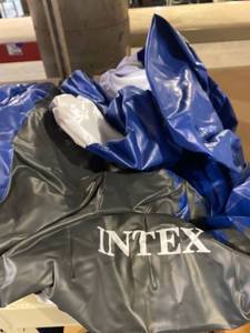 lot 20106 image: INTEX BLUE OUTDOOR POOL FLOATY