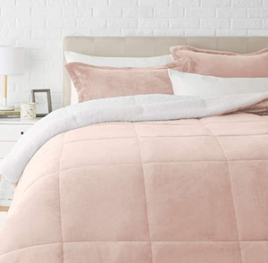 lot 20028 image: AMAZON BASICS BLUSH QUEEN BED SET
