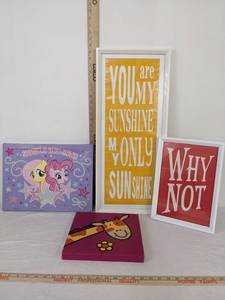 lot 334 image: Wall Decor