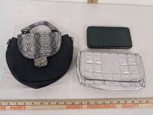 lot 347 image: Purse and Wallet