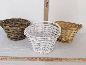lot 357 image: 3 Baskets