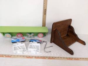 lot 373 image: Wall Shelfs