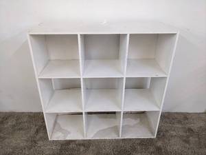 lot 376 image: 9 - Cubby Cube