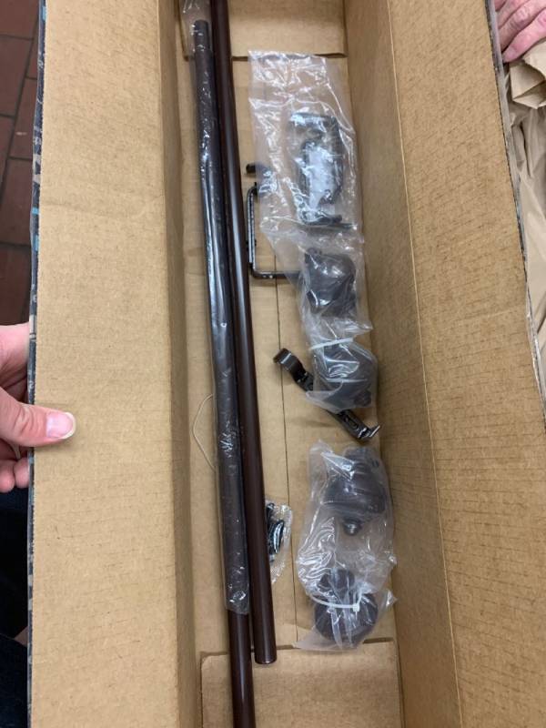 lot 31692 image: window curtain rods