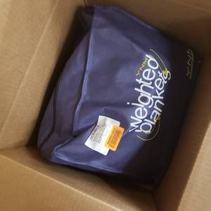 lot 30018 image: YnM Cooling Bamboo Weighted Blanket - 20 lbs