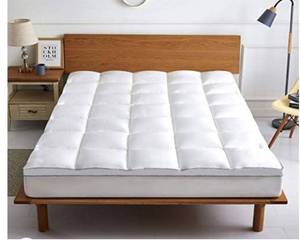 lot 5487 image: COMFORT BOOST Extra Thick Mattress Topper. All Season Cooling Bed Topper. 400TC, Down Alternative Fill