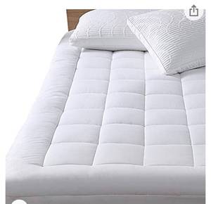 lot 5516 image: Queen Mattress Pad Cover Cooling Mattress Topper Pillow Top Cotton Top with Down Alternative Fill with foam