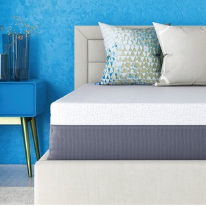lot 21434 image: 12 Gel Foam Mattress With Pillow, California King Size