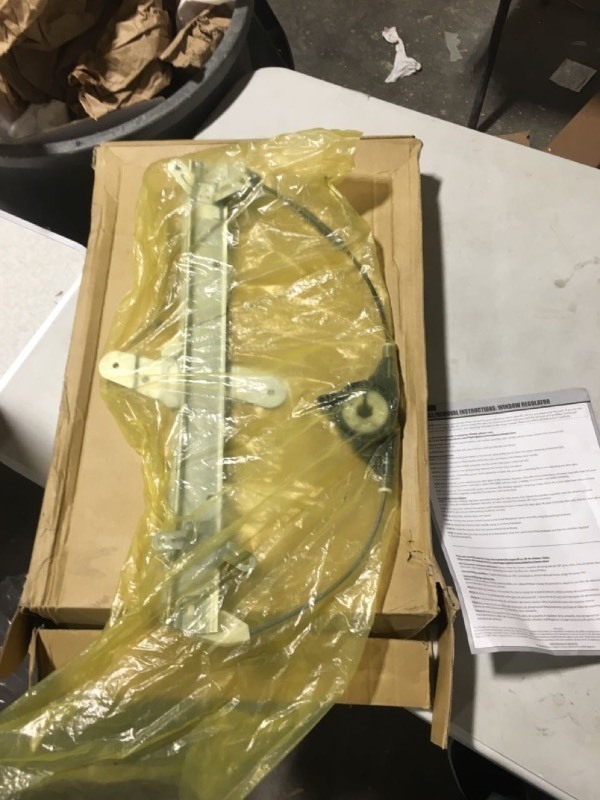 lot 7943 image: Window Regulator