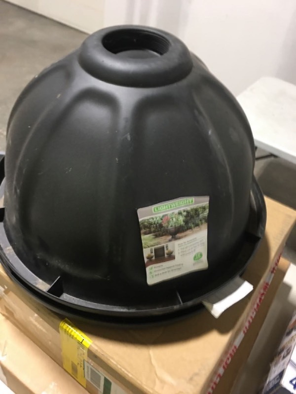 lot 8911 image: 18 in southern patio flower pot lightweight No bottoms .