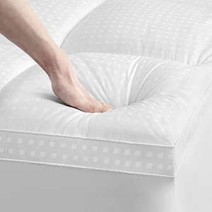 lot 41709 image: Starcast - Extra thick mattress topper - King