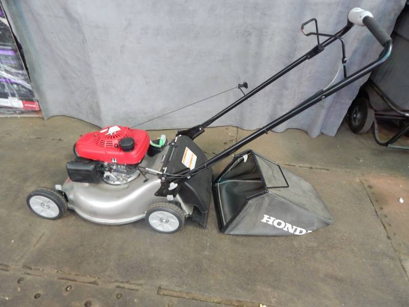 Honda Twin Blade Push Mower With Smart Drive Control Tuesday Night Special Auction Tools