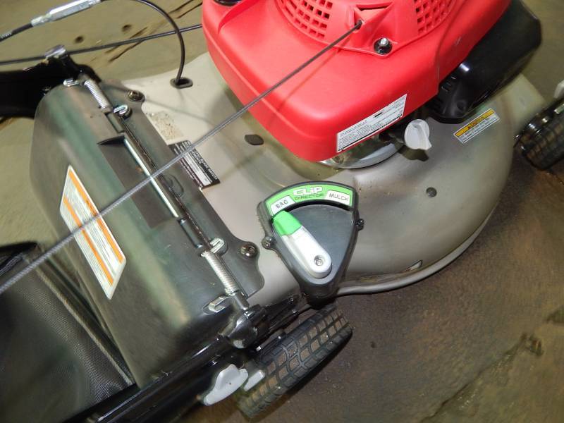 Honda Twin Blade Push Mower With Smart Drive Control Tuesday Night Special Auction Tools
