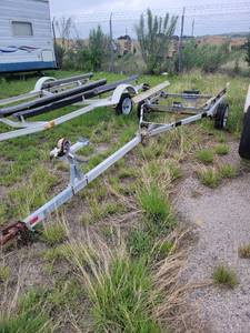 lot 3713 image: Boat Trailer