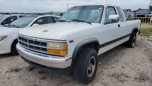 lot 3727 image: 1995 Dodge Dakota, White -PART ONLY