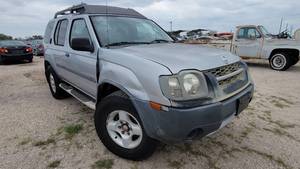 lot 3660 image: 2002 Nissan Xterra, Silver