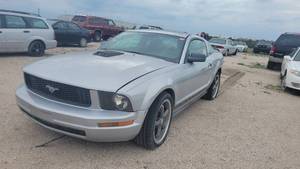 lot 3694 image: 2005 Silver Ford Mustang