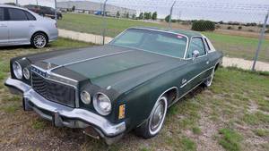 lot 3625 image: 1976 Chrysler Cordoba, Green