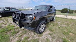 lot 3639 image: 2005 Jeep Grand Cherokee Laredo, Dark Gray