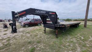 lot 3648 image: 2007 Legend 32ft Goose-Neck Trailer
