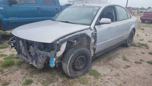 lot 3652 image: 1999 Volkswagen Passat, Silver