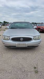lot 3658 image: 2000 Buik Lasabre, Silver