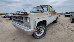 lot 3662 image: 1979 GMC Sierra Grande C25 Standard Cab Pick Up Truck, White
