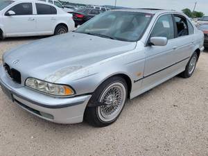 lot 3673 image: 1999 BMW 528i, Silver