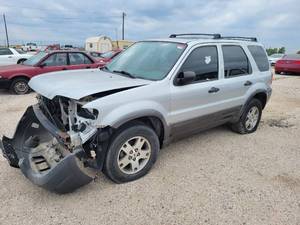 lot 3682 image: Silver Ford Escape