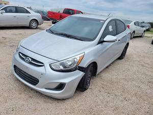 lot 3687 image: Silver Hyaundi Accent 2015