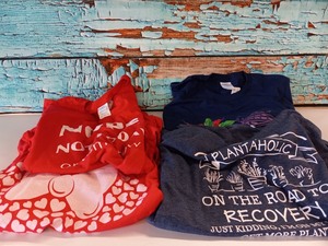 lot 23124 image: Womens TShirt Lot of 4- Size 2XLXXL
