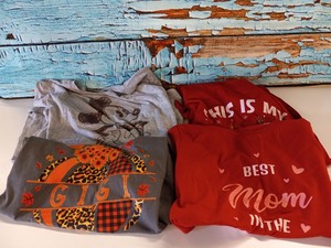 lot 23125 image: Womens TShirt Lot of 4- Size L