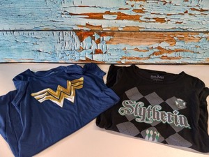 lot 23130 image: Womens TShirt Lot of 2- Size M