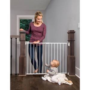 lot 6345 image: Regalo Extra Wide 2-in-1 Stairway & Hallway Safety Gate