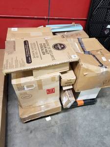 lot 6491 image: Pallet of Misc. Items