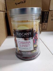 lot 3238 image: Tuscany Cabana sunset with essential oils 18 Oz candle