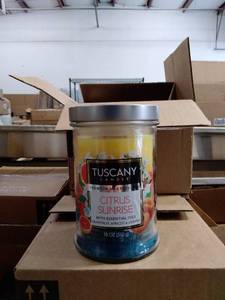 lot 3254 image: Tuscany Citrus sunrise 18 Oz candle with essential oils